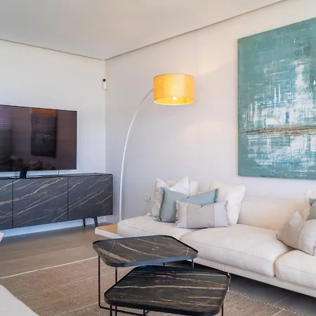 Modern 3-bedroom Luxury With Panoramic Sea Views The Edge,