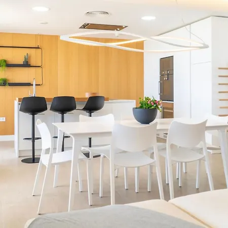 Modern 3-bedroom Luxury With Panoramic Sea Views The Edge,