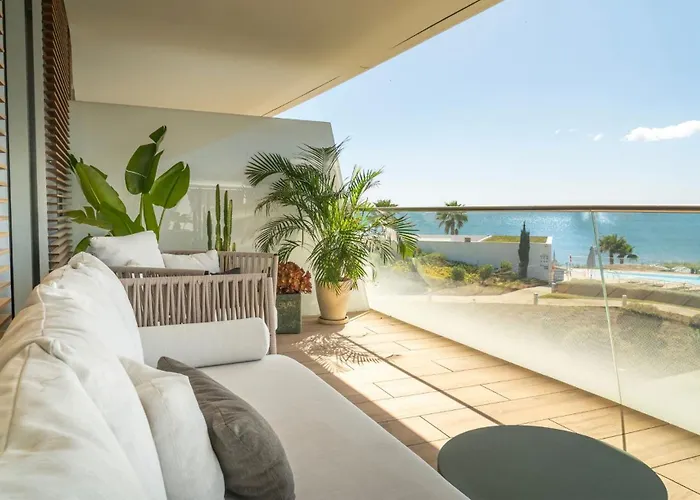 Modern 3-bedroom Luxury With Panoramic Sea Views The Edge, Apartamento *