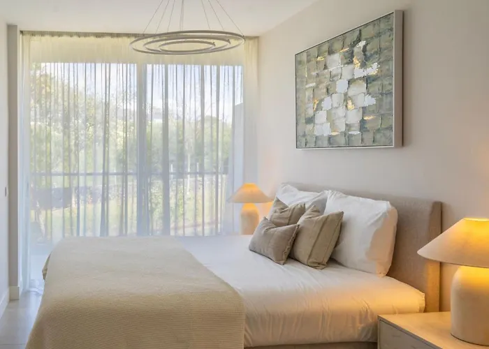 Modern 3-bedroom Luxury With Panoramic Sea Views The Edge, *