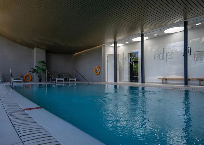 Modern 3-bedroom Luxury With Panoramic Sea Views The Edge, 아파트