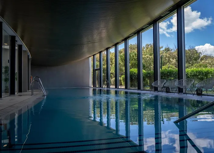 Modern 3-bedroom Luxury With Panoramic Sea Views The Edge,