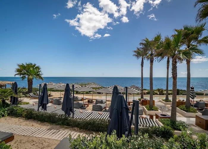 דירה Modern 3-bedroom Luxury With Panoramic Sea Views The Edge,