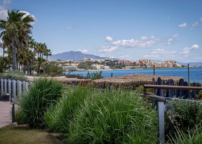 Modern 3-bedroom Luxury With Panoramic Sea Views The Edge, דירה *