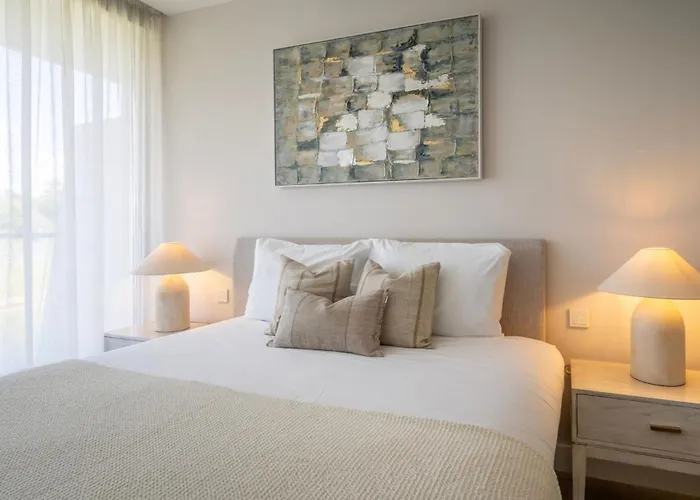 Modern 3-bedroom Luxury With Panoramic Sea Views The Edge, דירה אסטפונה