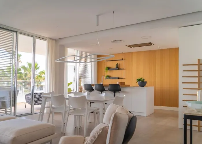 דירה Modern 3-bedroom Luxury With Panoramic Sea Views The Edge, אסטפונה